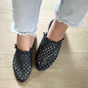 FREE PEOPLE 41 / 11 Mirage Woven Flats Leather Basket Weave Slip On Mules Navy